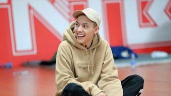 娱乐吃瓜的博主有哪些人,从娱乐吃瓜博主看现代网络文化的崛起与影响